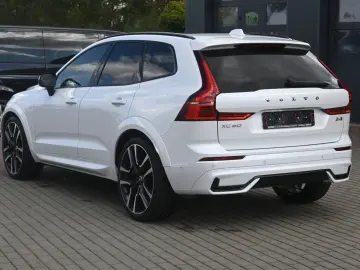 VOLVO XC60 UltimateDark AWD MASS LUFT HUD B&W 22  360