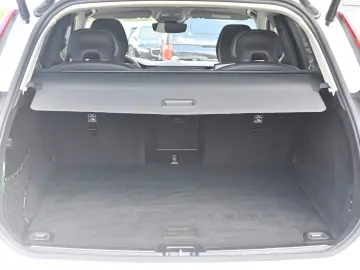 VOLVO XC60 UltimateDark AWD MASS LUFT HUD B&W 22  360