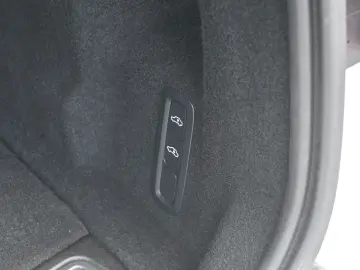 VOLVO XC60 UltimateDark AWD MASS LUFT HUD B&W 22  360