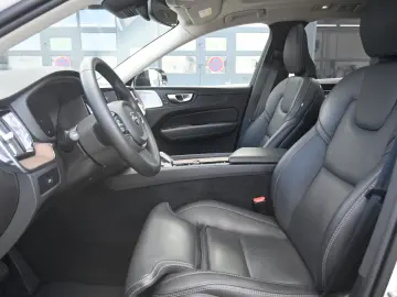 VOLVO XC60 UltimateDark AWD MASS LUFT HUD B&W 22  360