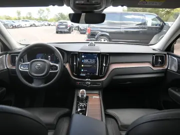 VOLVO XC60 UltimateDark AWD MASS LUFT HUD B&W 22  360