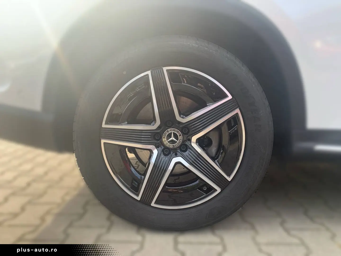 MERCEDES-BENZ GLC 220 d 4M AMG Pano Night LED Kam