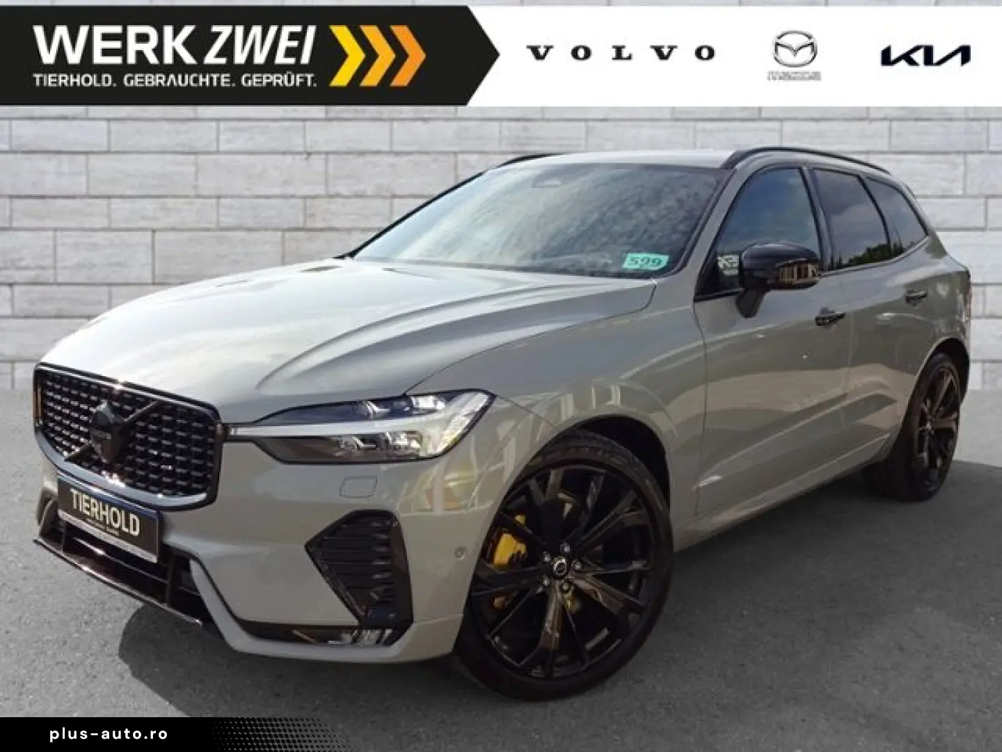 VOLVO XC60 B4 Ultimate Dark Luftfw Standhz HUD Pano HK