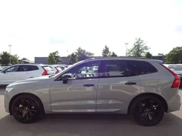 VOLVO XC60 B4 Ultimate Dark Luftfw Standhz HUD Pano HK