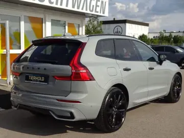 VOLVO XC60 B4 Ultimate Dark Luftfw Standhz HUD Pano HK