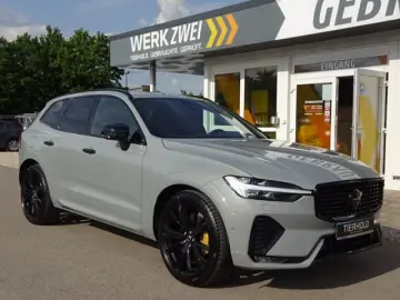 VOLVO XC60 B4 Ultimate Dark Luftfw Standhz HUD Pano HK