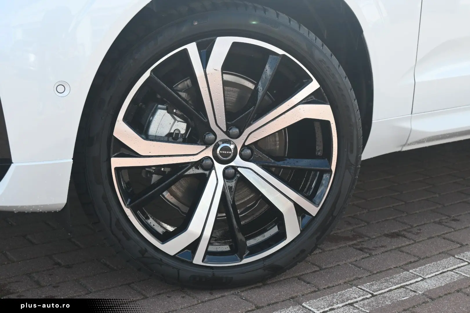 VOLVO XC60 B4 D AWD Ultimate Dark STDHZG 360  LUFT ACC