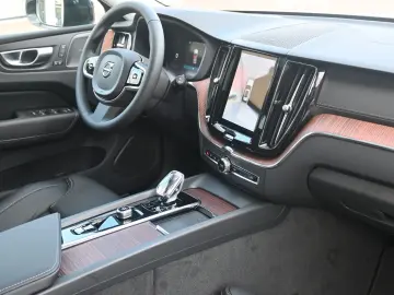 VOLVO XC60 B4 D AWD Ultimate Dark STDHZG 360  LUFT ACC