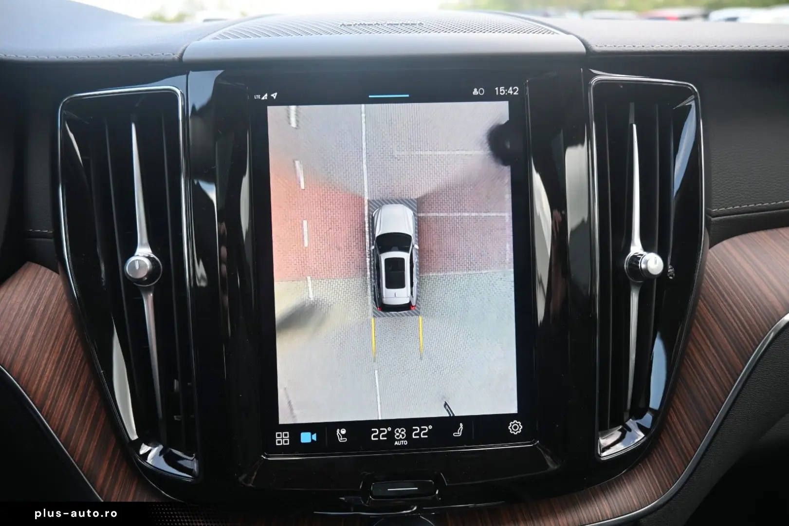 VOLVO XC60 B4 D AWD Ultimate Dark STDHZG 360  LUFT ACC