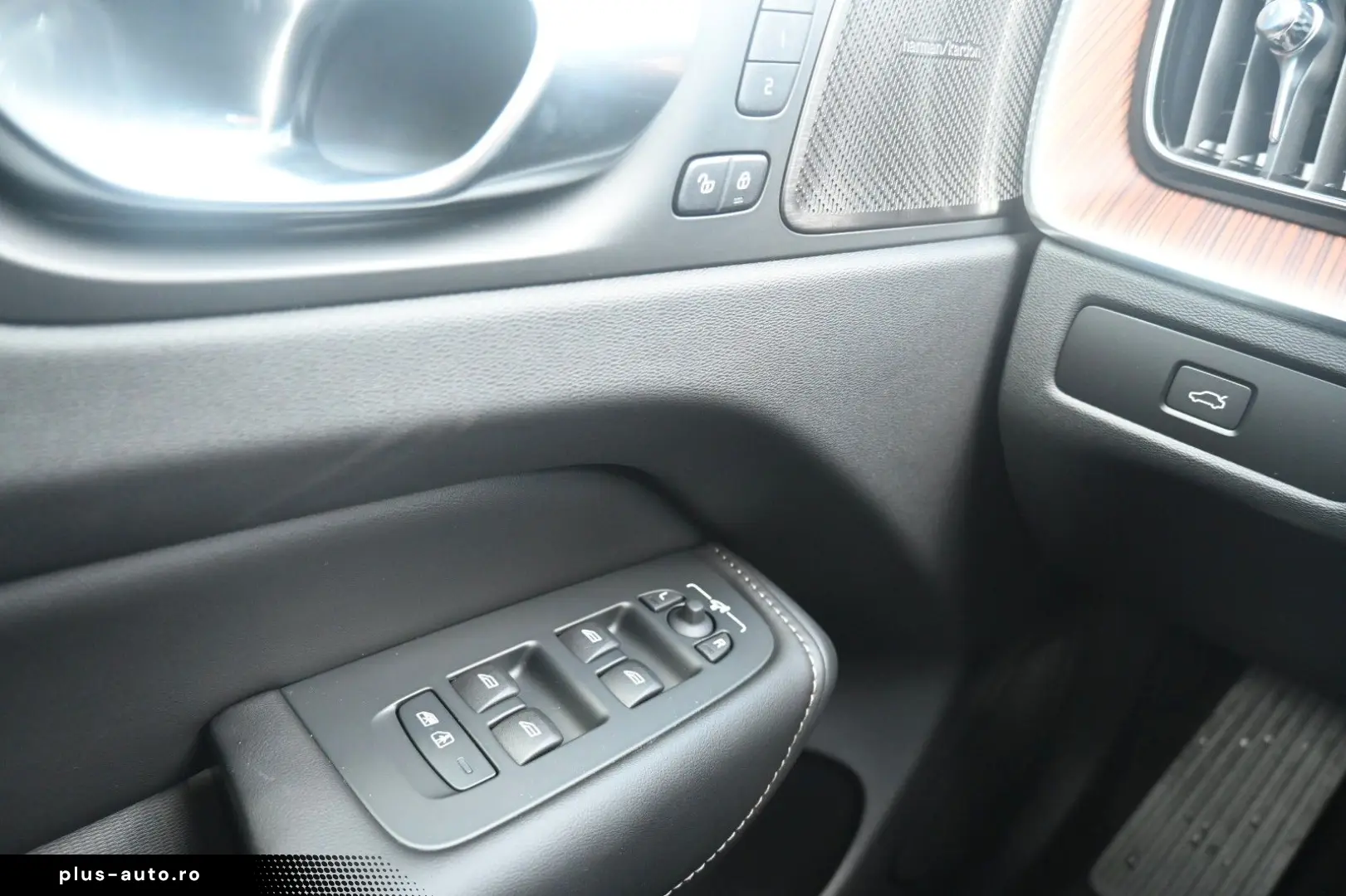 VOLVO XC60 B4 D AWD Ultimate Dark STDHZG 360  LUFT ACC