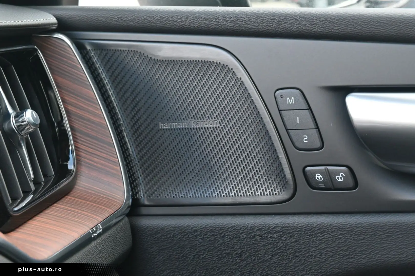 VOLVO XC60 B4 D AWD Ultimate Dark STDHZG 360  LUFT ACC