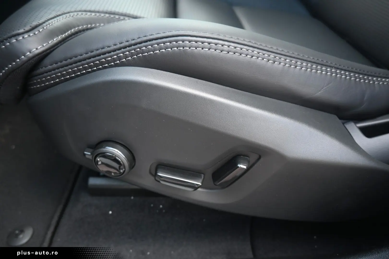 VOLVO XC60 B4 D AWD Ultimate Dark STDHZG 360  LUFT ACC