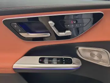 MERCEDES-BENZ GLC 220 d 4M AMG Pano MEMORY AHK Burmester