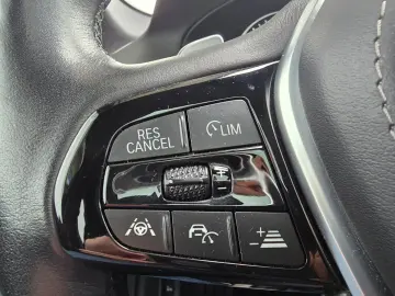 BMW 520d Sport Line NAPPA HUD AHK 360 ACC SHD HIFI