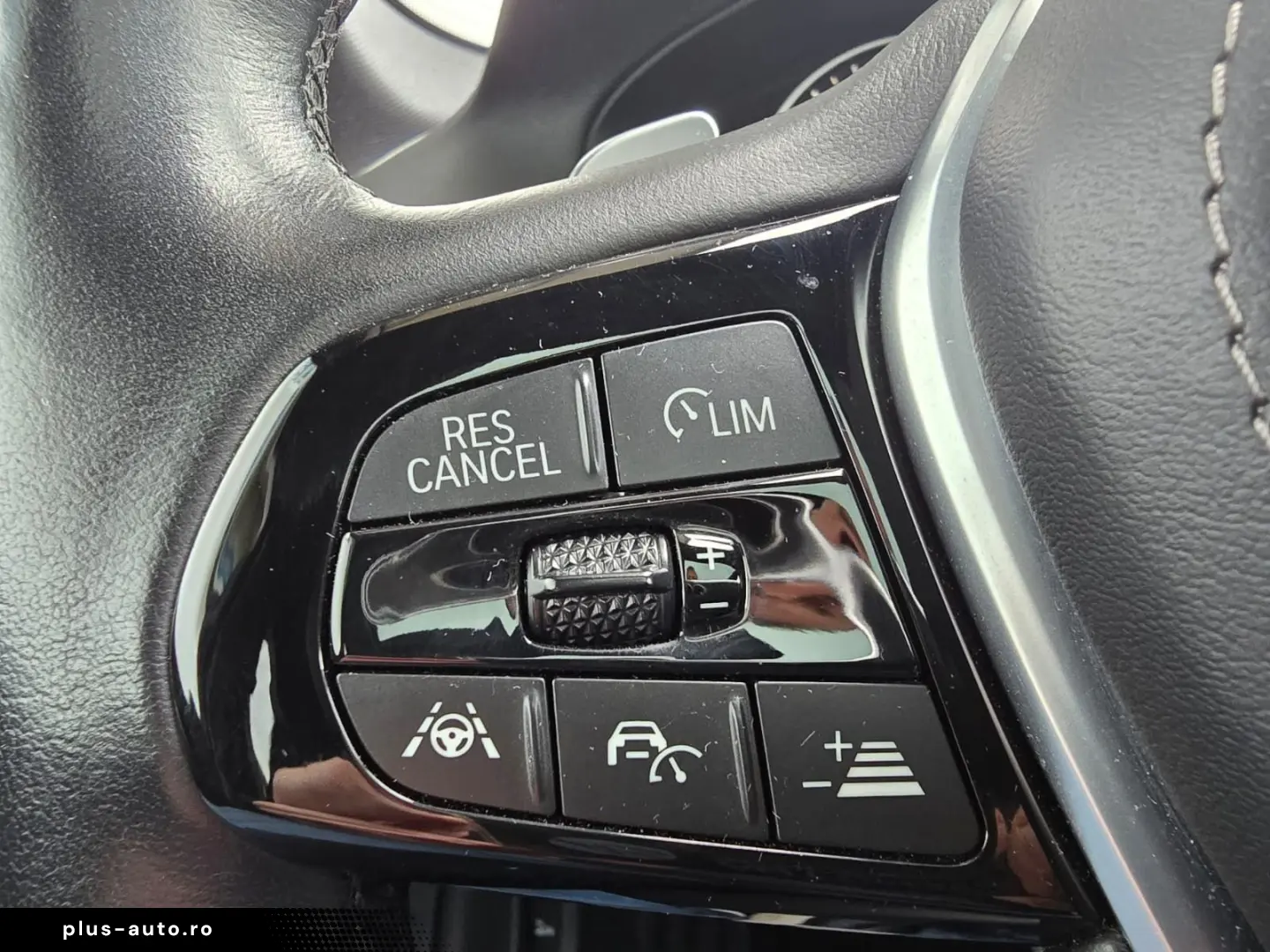 BMW 520d Sport Line NAPPA HUD AHK 360 ACC SHD HIFI