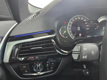BMW 520d Sport Line NAPPA HUD AHK 360 ACC SHD HIFI