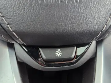 BMW 520d Sport Line NAPPA HUD AHK 360 ACC SHD HIFI