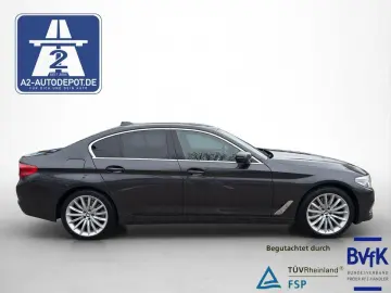 BMW 530 e Luxury Line LEDER SHZ KAM HUD NAV LED 93 3