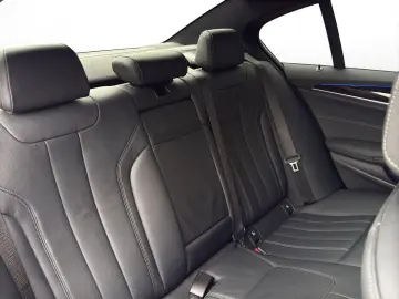 BMW 530 e Luxury Line LEDER SHZ KAM HUD NAV LED 93 3