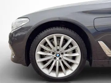 BMW 530 e Luxury Line LEDER SHZ KAM HUD NAV LED 93 3