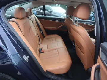 BMW 520d Aut. Luxury Line NAVIGATION R-CAM LEDER