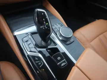 BMW 520d Aut. Luxury Line NAVIGATION R-CAM LEDER