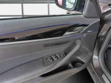 BMW i xD Sport Line  ACC Sitzlüftung Memo 20Zoll DAB