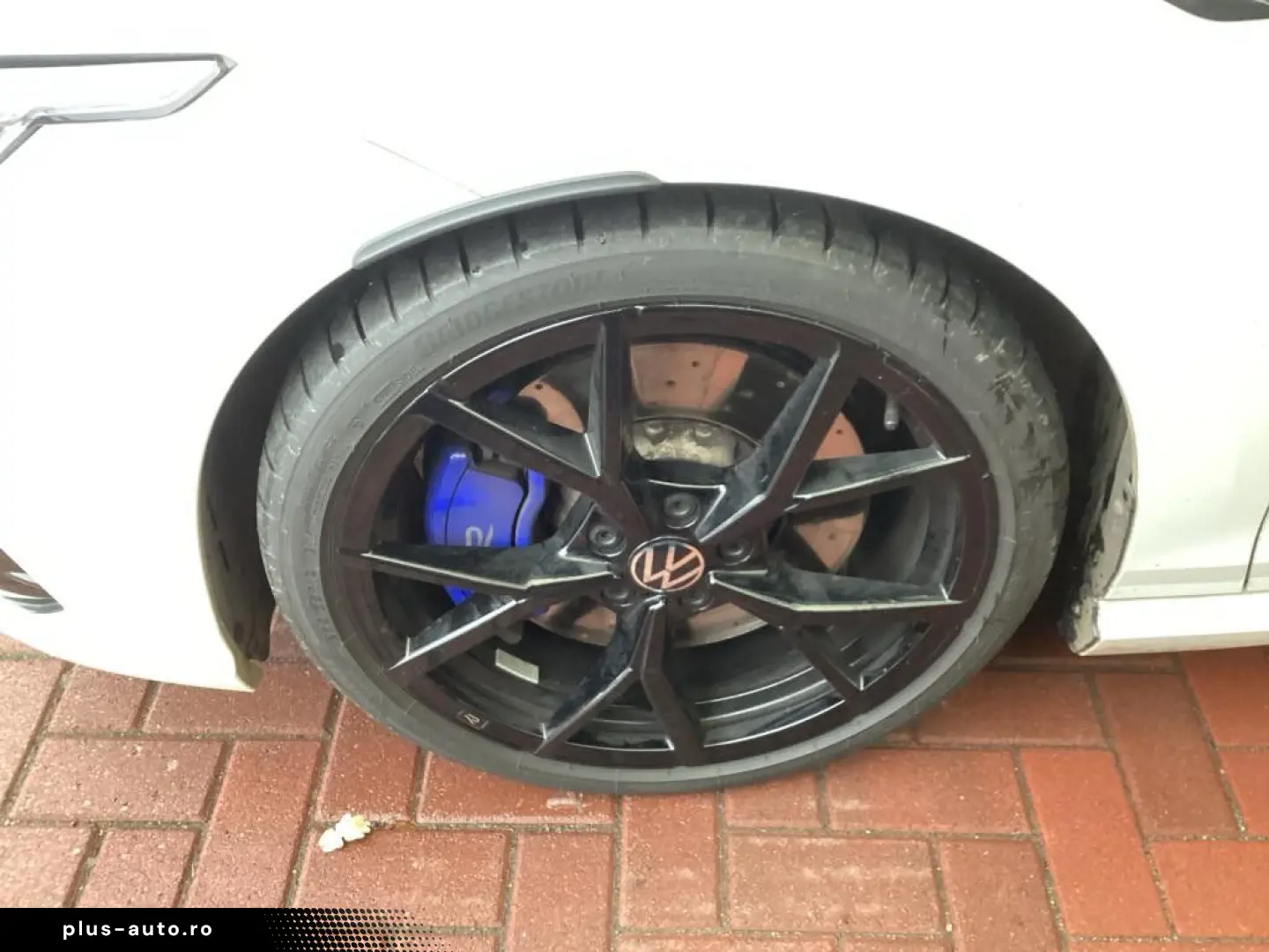 VW Golf VIII R 2.0 TSI 4M VIRTUAL R-CAM 19 ALU MATR