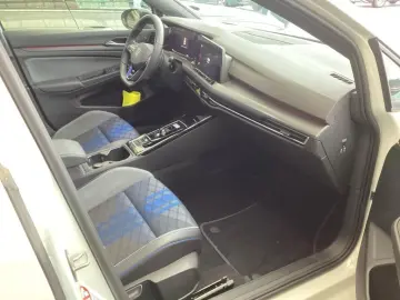 VW Golf VIII R 2.0 TSI 4M VIRTUAL R-CAM 19 ALU MATR