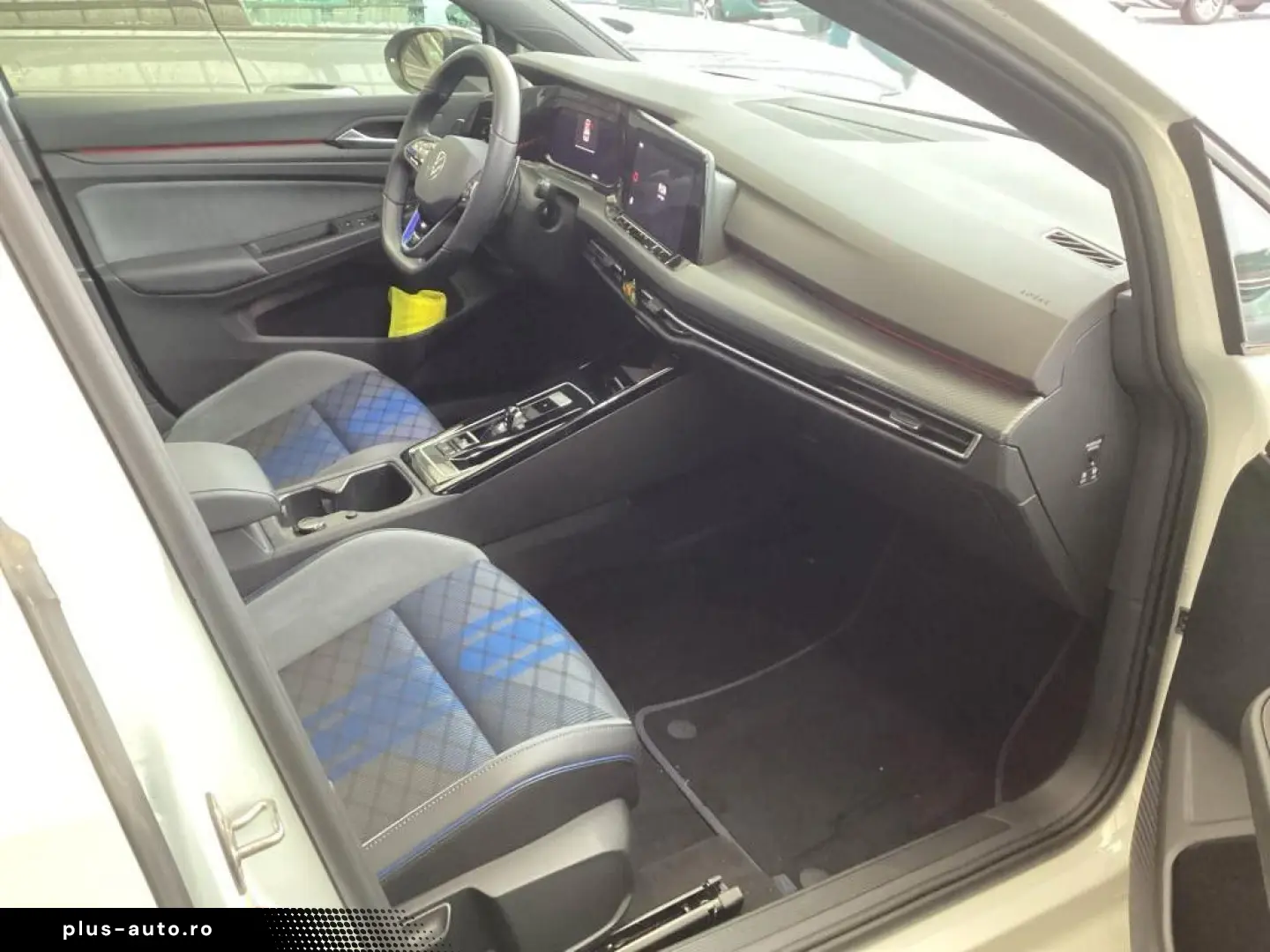 VW Golf VIII R 2.0 TSI 4M VIRTUAL R-CAM 19 ALU MATR