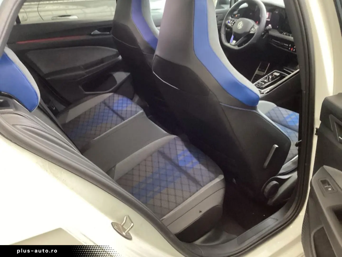 VW Golf VIII R 2.0 TSI 4M VIRTUAL R-CAM 19 ALU MATR