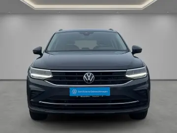 VW Tiguan Life 2.0 TDI 7-Gang-DSG LED Navi Kamera