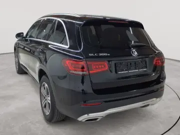 MERCEDES-BENZ GLC 300 e 4M- AHK BusiP AssiP KomfP KAM