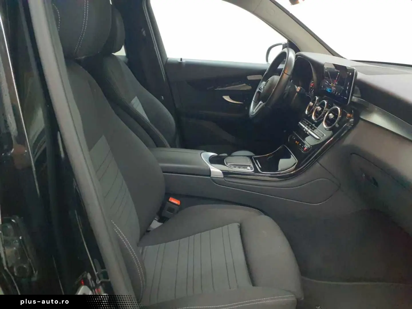 MERCEDES-BENZ GLC 300 e 4M- AHK BusiP AssiP KomfP KAM