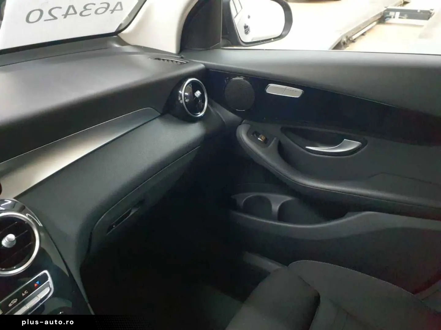 MERCEDES-BENZ GLC 300 e 4M- AHK BusiP AssiP KomfP KAM