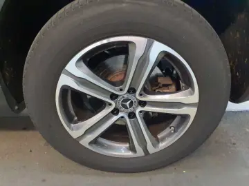 MERCEDES-BENZ GLC 300 e 4M- AHK BusiP AssiP KomfP KAM