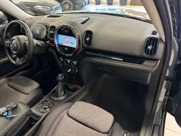 MINI CoopSECountryman Aut HUD Panor LED Kamer KomfoZg
