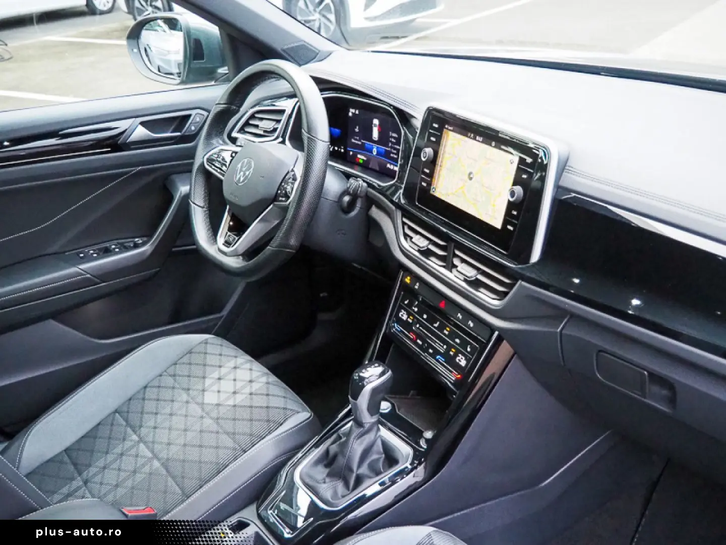 VW T-Roc 1.5 TSI DSG R-Line IQ.LIGHT  AHK  NAVI