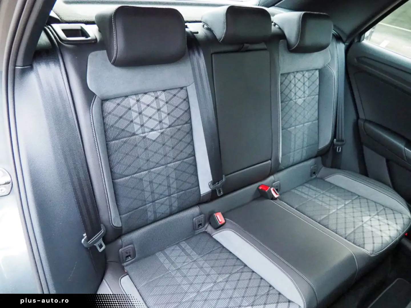 VW T-Roc 1.5 TSI DSG R-Line IQ.LIGHT  AHK  NAVI