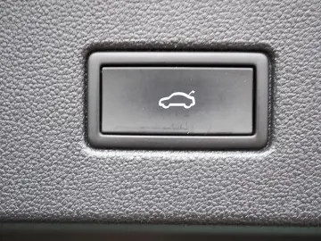 VW T-Roc 1.5 TSI DSG R-Line IQ.LIGHT  AHK  NAVI