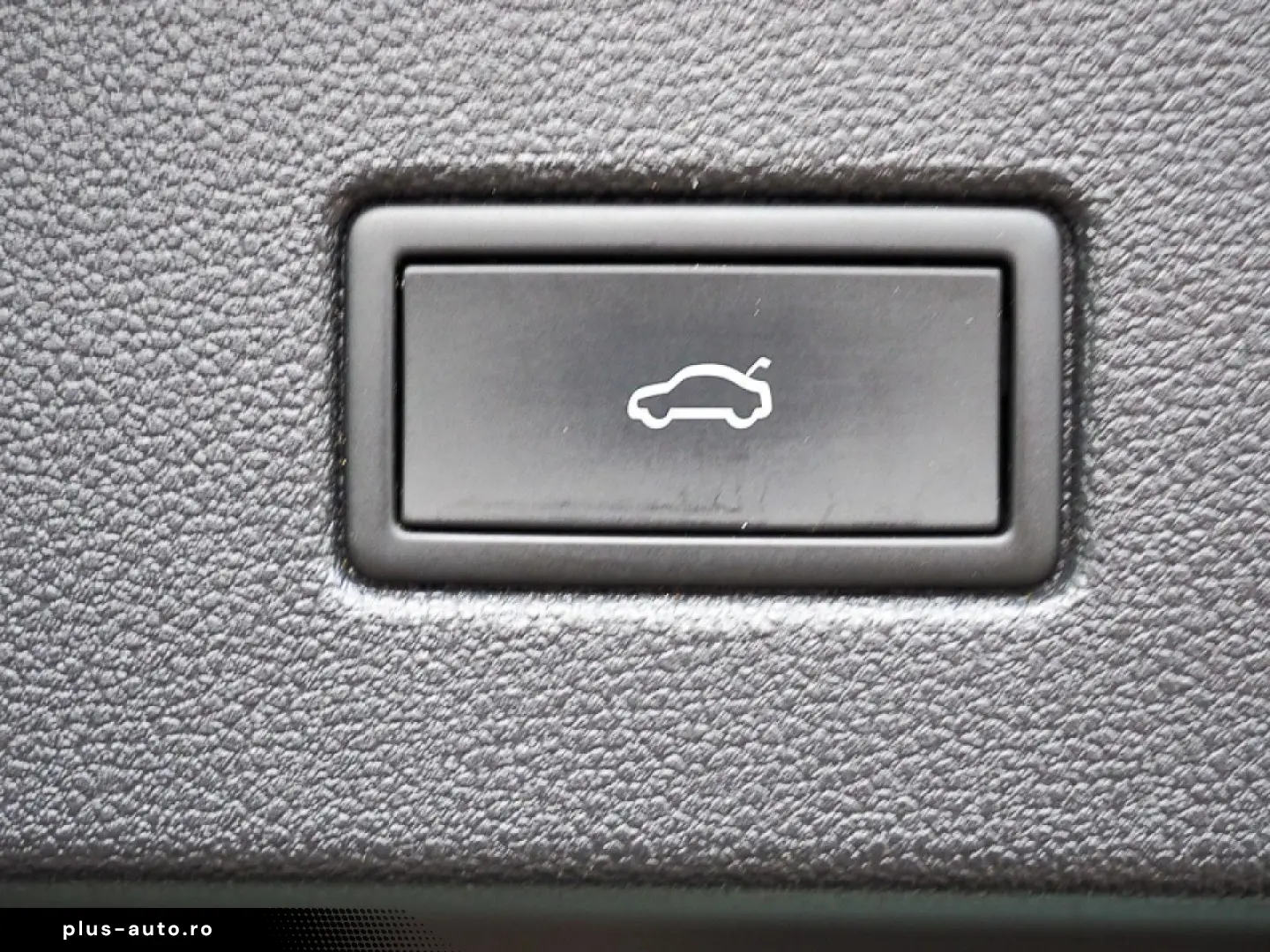 VW T-Roc 1.5 TSI DSG R-Line IQ.LIGHT  AHK  NAVI