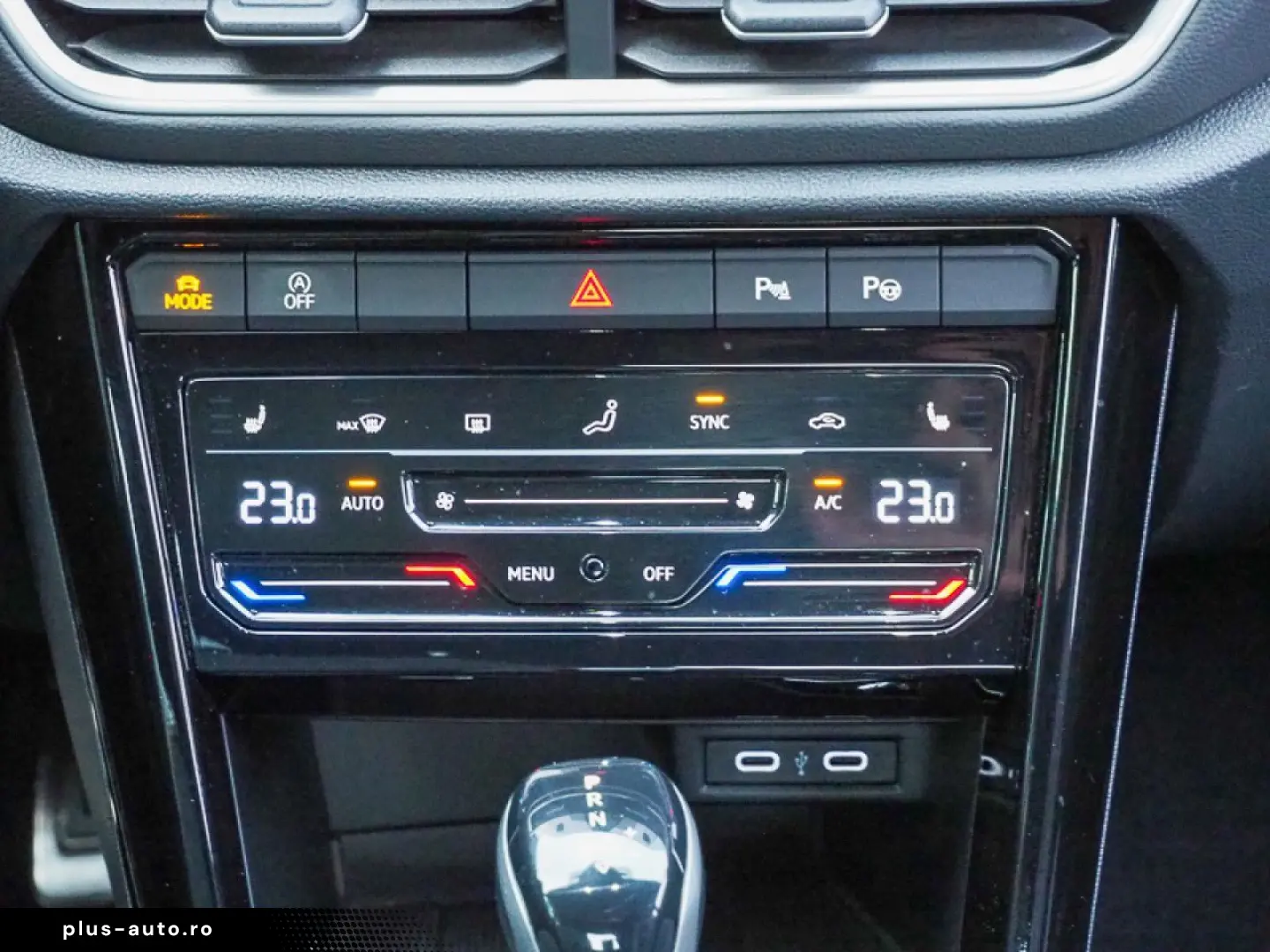 VW T-Roc 1.5 TSI DSG R-Line IQ.LIGHT  AHK  NAVI