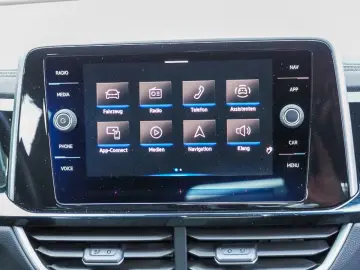 VW T-Roc 1.5 TSI DSG R-Line IQ.LIGHT  AHK  NAVI