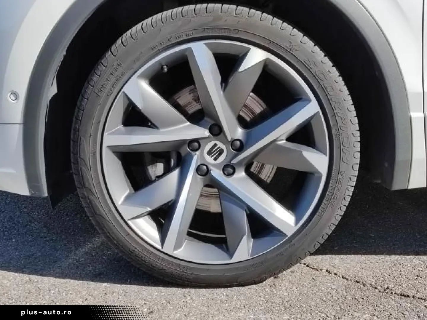 SEAT TARRACO FR 2.0 TDI DSG 4DRIVE NAVI SITZHEI. DAB