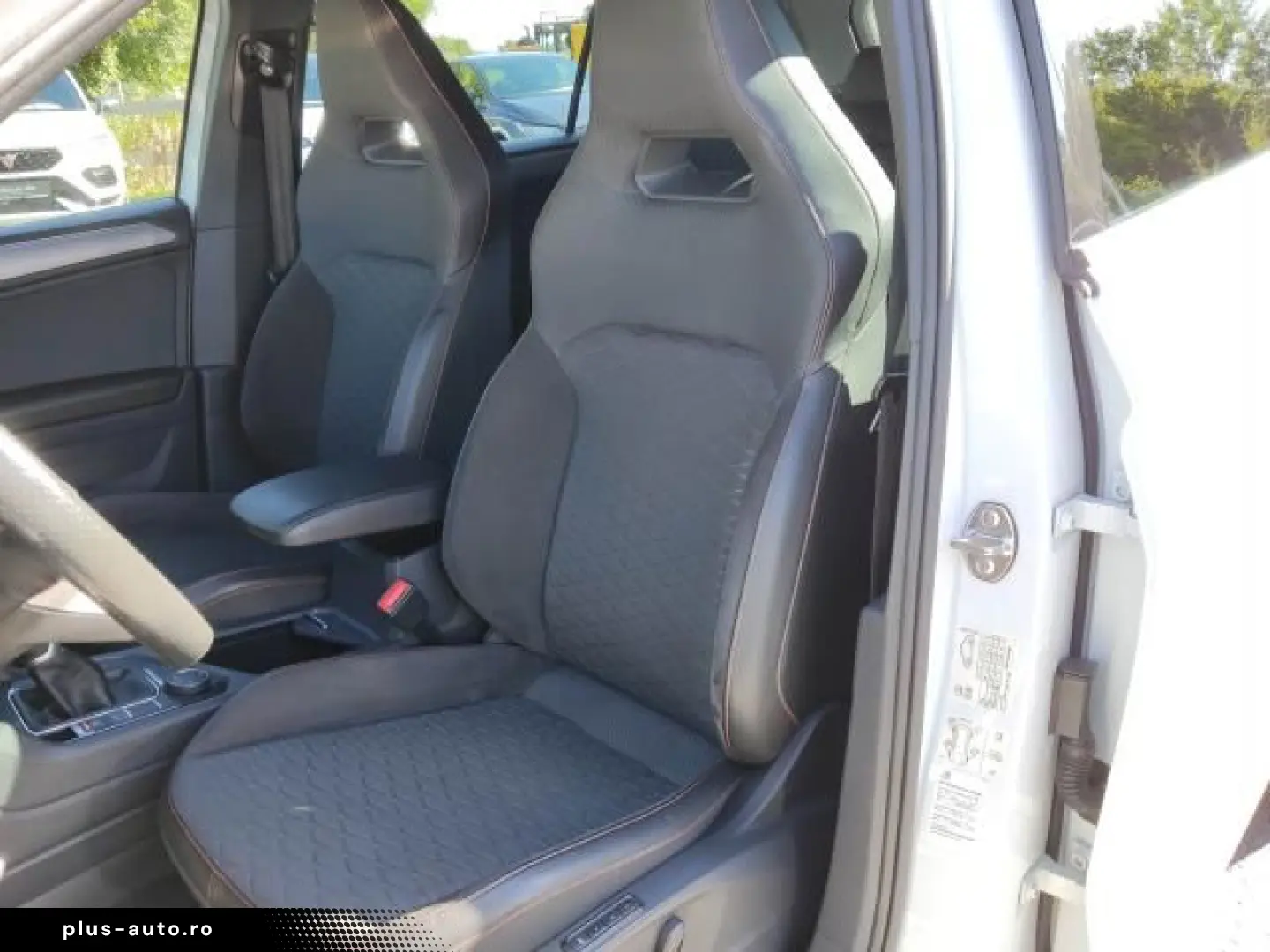 SEAT TARRACO FR 2.0 TDI DSG 4DRIVE NAVI SITZHEI. DAB