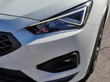 SEAT TARRACO FR 2.0 TDI DSG 4DRIVE NAVI SITZHEI. DAB