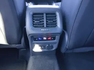 SEAT TARRACO FR 2.0 TDI DSG 4DRIVE NAVI SITZHEI. DAB