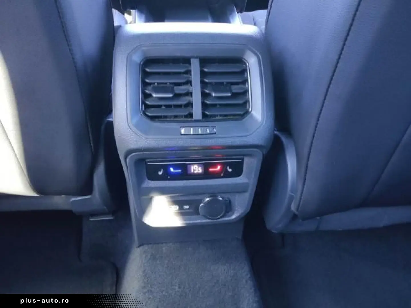 SEAT TARRACO FR 2.0 TDI DSG 4DRIVE NAVI SITZHEI. DAB