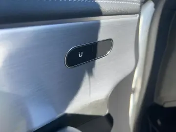 MERCEDES-BENZ CLA 250 e AMG Line MBeam TWA Night Sitzhz Kam