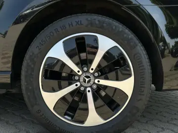 MERCEDES-BENZ EQV 300 AVANTGARDE Burm S-Dach TWA 360 CarPlay